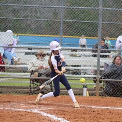 Julia5Llg's profile picture. LLG| Right handed batter| AMS| second base