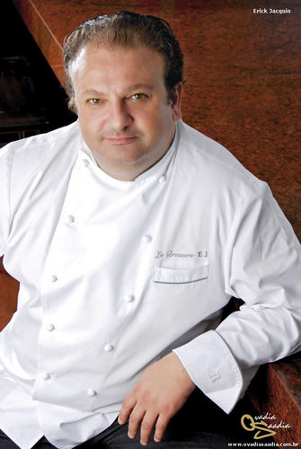 Chef francês, jurado do MasterChef Brasil, apresentador dos programas Pesadelo na Cozinha e Minha Receita.
