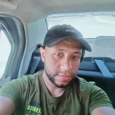 اسمع معاني الاعجوبة ،، ابو زيد راح اتلفاه ،، جابه من فوق الركوبة ،، قال ياساتر من الفضايح ،، صده بكف ايده جابه اربع شرائح 😊