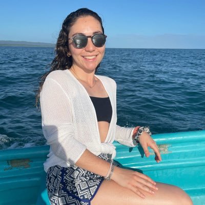 ali_menesesl's profile picture. Here to heal 🩺 IU