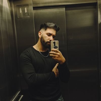sebaakravi's profile picture. 