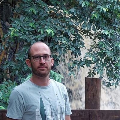 uisdinei's profile picture. 