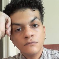 mãe da ludmilla usando uma piruca batidinha (@euvicgo) 's Twitter Profile