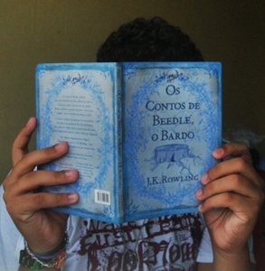 Aquário, 14 anos, engraçado, filmes, séries, Harry Potter, besta, palhaço, família, amigos, chocolate. Futuro namorado da @Bruna_Serafim_ (ela nem sabe) '-'