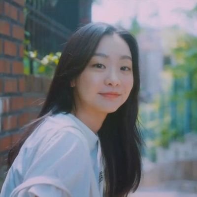 Halo aku Shenz. Agen rahasia yang diutus untuk membantu kamu mengerjakan cerpen, artikel, autobiografi n essay.
Have a good day!💐💐