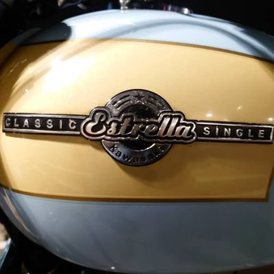 免許取りたての初心者バイク乗りです。愛車はCB50・Vino・ESTRELLA・SFV650♡バイクのことはまだ分からない超初心者です。人見知りですが仲良くしてください。

ストレス溜まると毒多めになります。