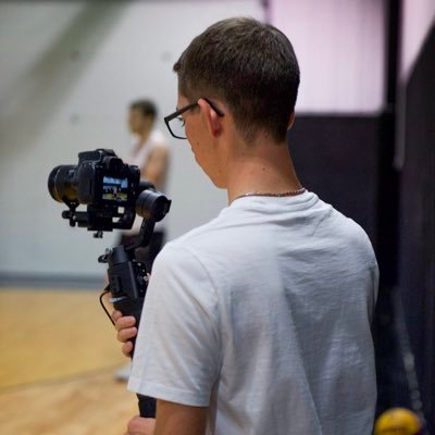 19y 🇫🇷 📍 Chambaron sur Morge | France Directeur de CBC-TV 🎥 Community manager du Nord Puy De Dome BasketBall 🏀