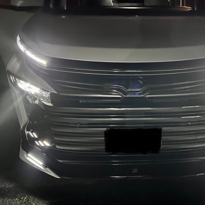 新型VOXY納車完了です!🎊 情報収集のため、VOXY乗りの皆様宜しくお願いします! 無言フォローお許し下さい。 岡山/キャンプ/バイク→ホーネット乗り/ラーメン/野球(カープファン)/釣り/ゴルフ/アウトドア派