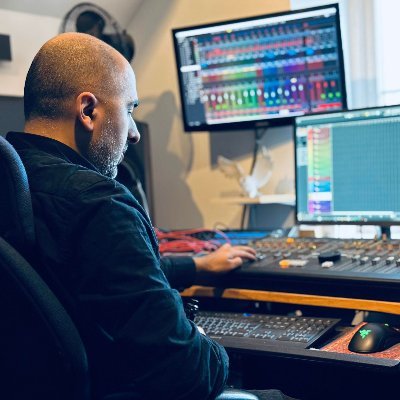 Umair is a sound engineer / producer based in Oxford, UK.