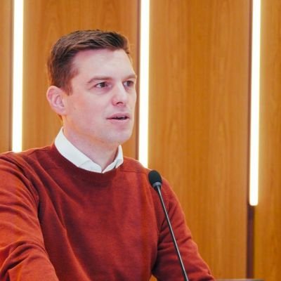 Raadslid VVD Tilburg, portefeuilles wonen en mobiliteit / Willem II / voorzitter stichting KingZine / voorzitter Supporterscollectief Nederland / Sportgek