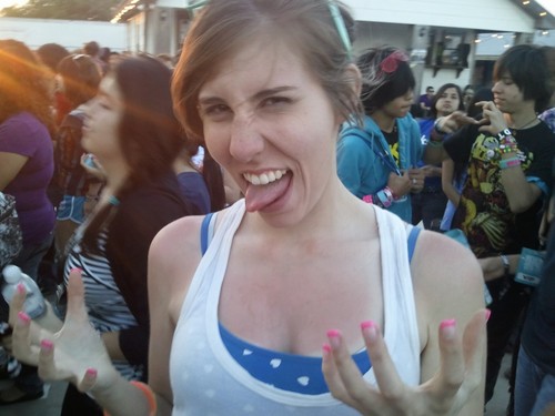 tatertot122's profile picture. -I am crazy
-I love music 
-18
-An Aggie! :)