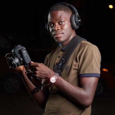 🏅Passionné de l'Audiovisuel ,100%🇨🇮
Photographe/cadreur professionnelle à UNIVERSPHOTOSTUDIOS
Rigueur ,Professionnalisme, Sociable 
drôle ,charmant😏