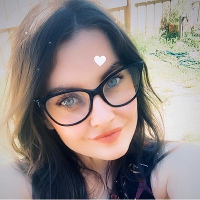 saffronclacy's profile picture. Creative Writing Graduate @Deakin | Professional Copywriter | Chocolate-Addict