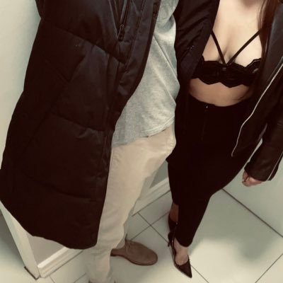 Swingers couple in our mid 20’s looking to share some of our life as well as include some of you in the fun 💋🥰