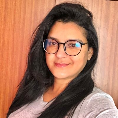 carolinavalder6's profile picture. 