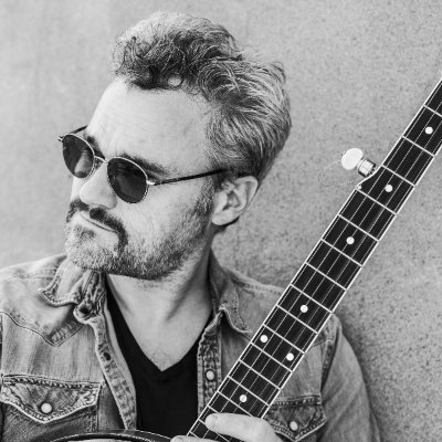 ThomasHellman's profile picture. auteur-compositeur, écrivain, raconteur, chroniqueur littéraire à la radio de Radio-Canada.