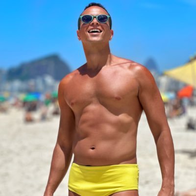 Um cara bacana, que leva a vida sempre buscando a paz!!!