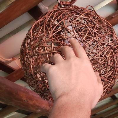 É fundante entender que a alma e o ser se encontram em diferentes espectros da existência que, apesar de una, reparte-se pela própria concretude.