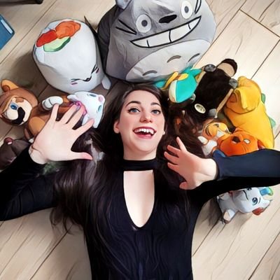 Partenaire @Twitch🎙️ || Parent de #EtToiTaimesQuoi 🖌️
Princesse des maladresses venue répandre la bonne humeur chez les gamers 🎮!
Partenaire @TopAchat