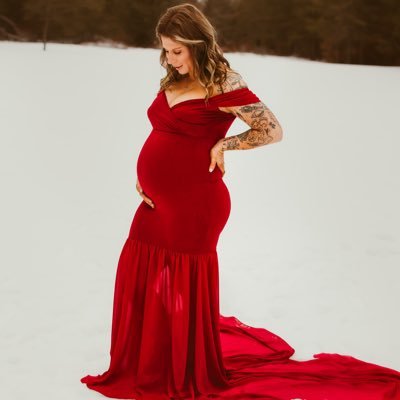 haleydorriss's profile picture. "don't die with dreams; die with memories"🔥