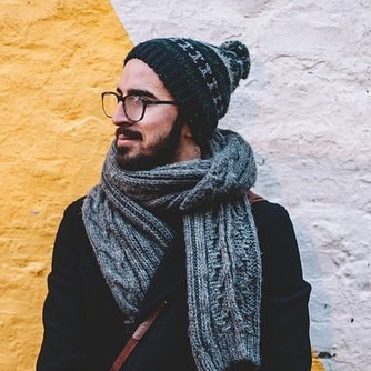 Arquitecto, profesor en The University of Sydney, maestría en diseño arquitectónico, doctor en Urbanismo, diseñando la ciudad del futuro amigable con la gente.