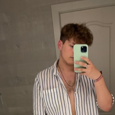 ConnorShaw2015's profile picture. bi, progressive asf, coconut water stan account #CocoSlut