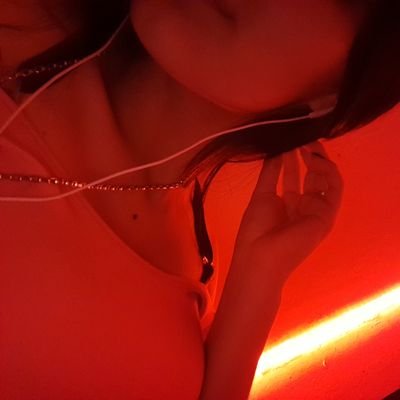 ingrid_okkk's profile picture. ig:ingrid._okk 
:)