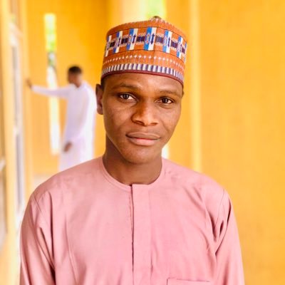 Your future programmer🖥️ 😎||
North London is red🔴⚽||
Ayra is bae❤️🥀||
U D U S 📚📖
