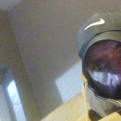 I'm just a hard working dad in a complicated relationship,with a few things I know can't buy with money loyalty love ,and happiness,$runs out then your fucked!