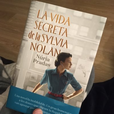 Escriptora. Premi Ramon Llull 2020. Tota una vida per recordar (2020) La vida secreta de la Sylvia Nolan (2023)