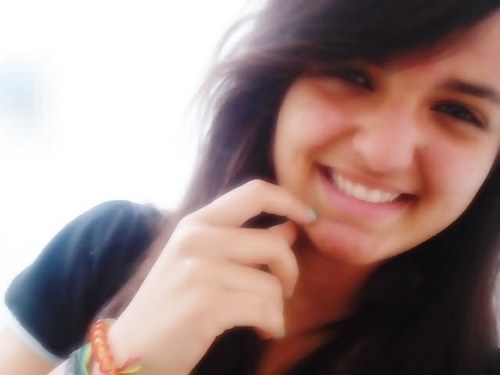 Clique em Follow(seguir) do lado esquerdo da tela e jaja vai conhecer (:
http://t.co/s1OTync60L