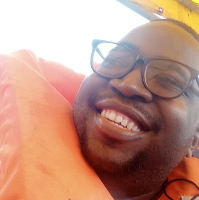 Product | Growth |Software Engineer #teamploytechYDE #GI2017 #team237
Co-founder @LoumaJobs