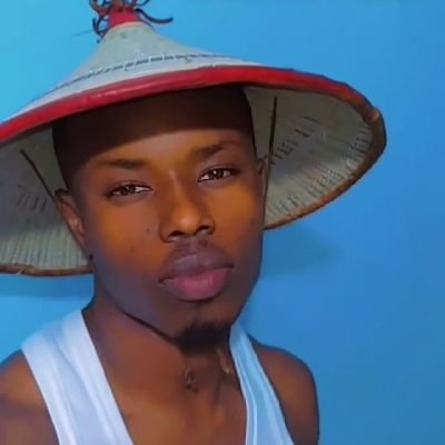 be__rahim's profile picture. From Sénégal West Africa 🇸🇳 |❤️=⚽ 
💛📸/🦁/🌊⚓/💙
IG:https://t.co/0x8mNirhgm