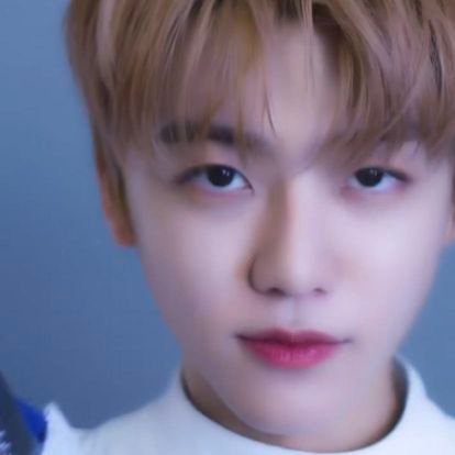 fafawrz's profile picture. 🤟