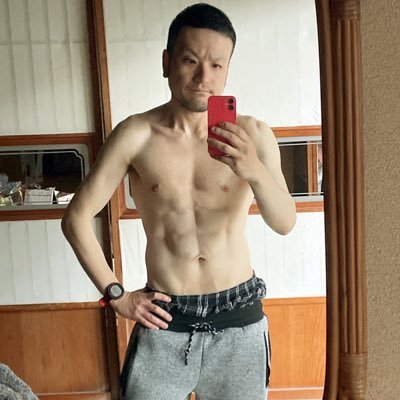 20/10/28 : 83kg → 23/01/24 : 60.7kg  筋トレガチ勢にはなれなかったんよ🥲細マッチョよりもう少し筋肉質な感じを目標にするんよ😤頑張ってる人と美味しそうなご飯載っけてる人にいいねコメントしがちなんよ😋😋