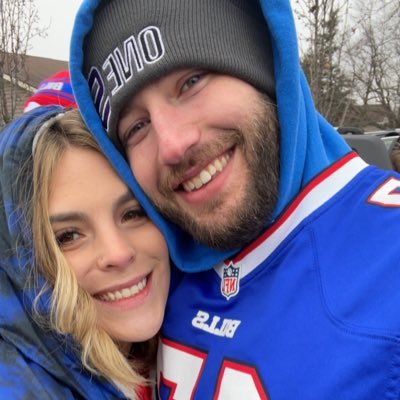 shelby_goudy's profile picture. Robbie 🏒💙. *716*❤️