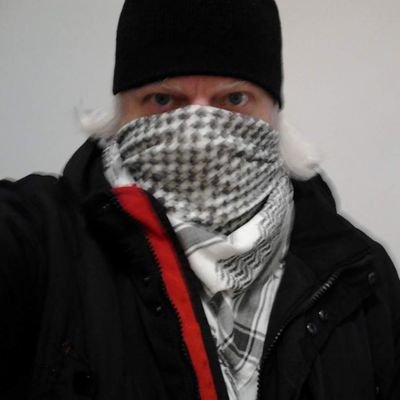 solsken varje dag i bästa landet i världen.
Njuter varje gång en blåbrun börjar stamma att hen minsann inte är blåbrun.