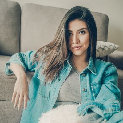 5_anais's profile picture. Comunicadora audiovisual 🎥. “El mundo necesita gente que ame lo que hace como bailar salsa” 💃