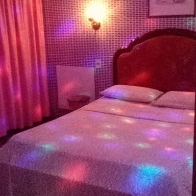 Somos un Hotel de Alta Rotatividad con más de 30 años en el rubro, ubicados en la ciudad de Pando, Canelones,  contamos con 34 habitaciones, info 22927777.