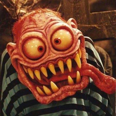 monstroserobos's profile picture. Um canal encantado que um dia ainda vai falar de conteúdo nerd e que vai deixar muita gente ofendida, não por ofensas, mas pela sinceridade. 🏴‍☠️