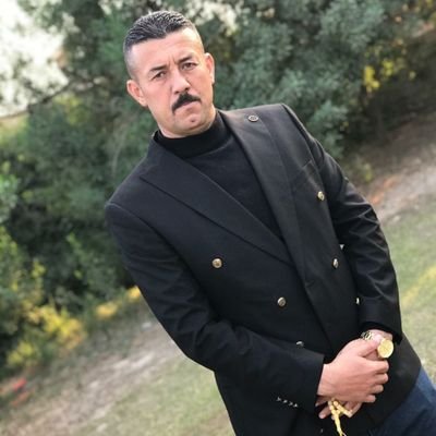 altaeemohammad7's profile picture. بلوني الناس وانا تبلويت,,,,او صار عليه من اكبار البلاوي,,,, ايامآ وشهورآ گضيتهن او مضيت,,,,,, وانا عند ابوها فداوي 😭😭😭😭😭😭😭