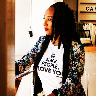 amakedap's profile picture. Wife/Mother/#ContentStrategist/#UXWriter/VP of CX for @SETmag Love: new ideas, great people, traveling, shoes! #mommymixup #digitalinkslinger