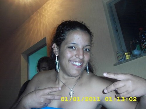 sou feliz e  amo muito minha familia:)