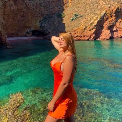 OouChet's profile picture. 25. “caminando en linea recta no puede uno llegar muy lejos"