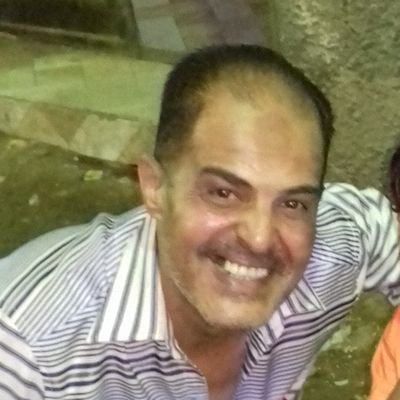 الاهلى فى دمى
من زمان كتفى ف كتفك
ومعاك وفى اى مكان
بس تنادينا تلاقى الكون مليان