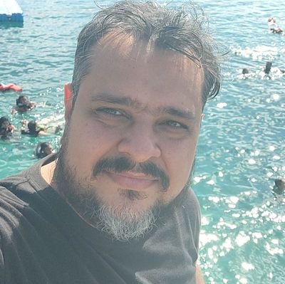 Sysadmin, developer, digital marketing specialist y emprendedor, viajando por el mundo y anhelando la libertad de 🇻🇪 #MaduroCoño'eTuMadre