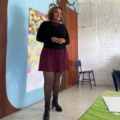 Amorosa, Libre, Valiente, Dadora, Poderosa, Amiga, Hija, Hermana, Mujer.. Pienso.. siento.. amo... VIVO!!