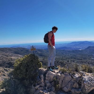 Fitness como estilo de vida.
Técnico en Jardinería y Floristería IES VR 👨🌾🌴🌹🌻
🔥A problemas, soluciones 🔥
✌Siempre positivo nunca negativo.✌