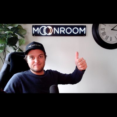Co-Founder @moonroomhq the 