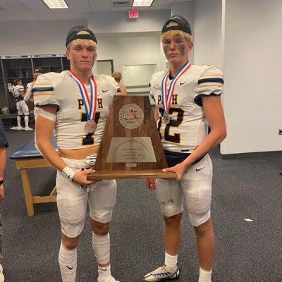 C/O 2023 Poth High School • OLB/WR • 6’2 205 lbs • 2022 Football State Finalist (TX) • 4.74 YD Dash • 4.38 Shuttle • 30In Verticle •Hudl⬇️